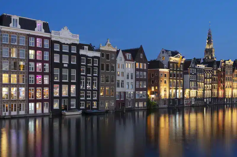 A influência da história de Amsterdão na cultura moderna