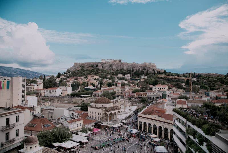 Como Atenas se modernizou mantendo sua identidade