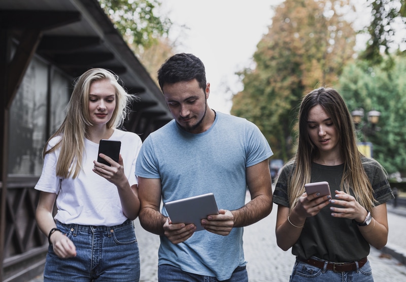 O fenômeno dos smartphones na vida cotidiana